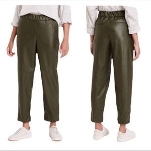 a new day faux leather ankle pants womens size M green